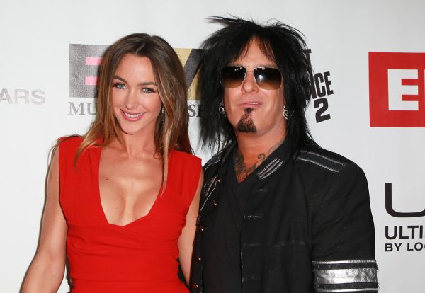 Familia Sixx se va mari dupa finalul turneului de adio Motley Crue